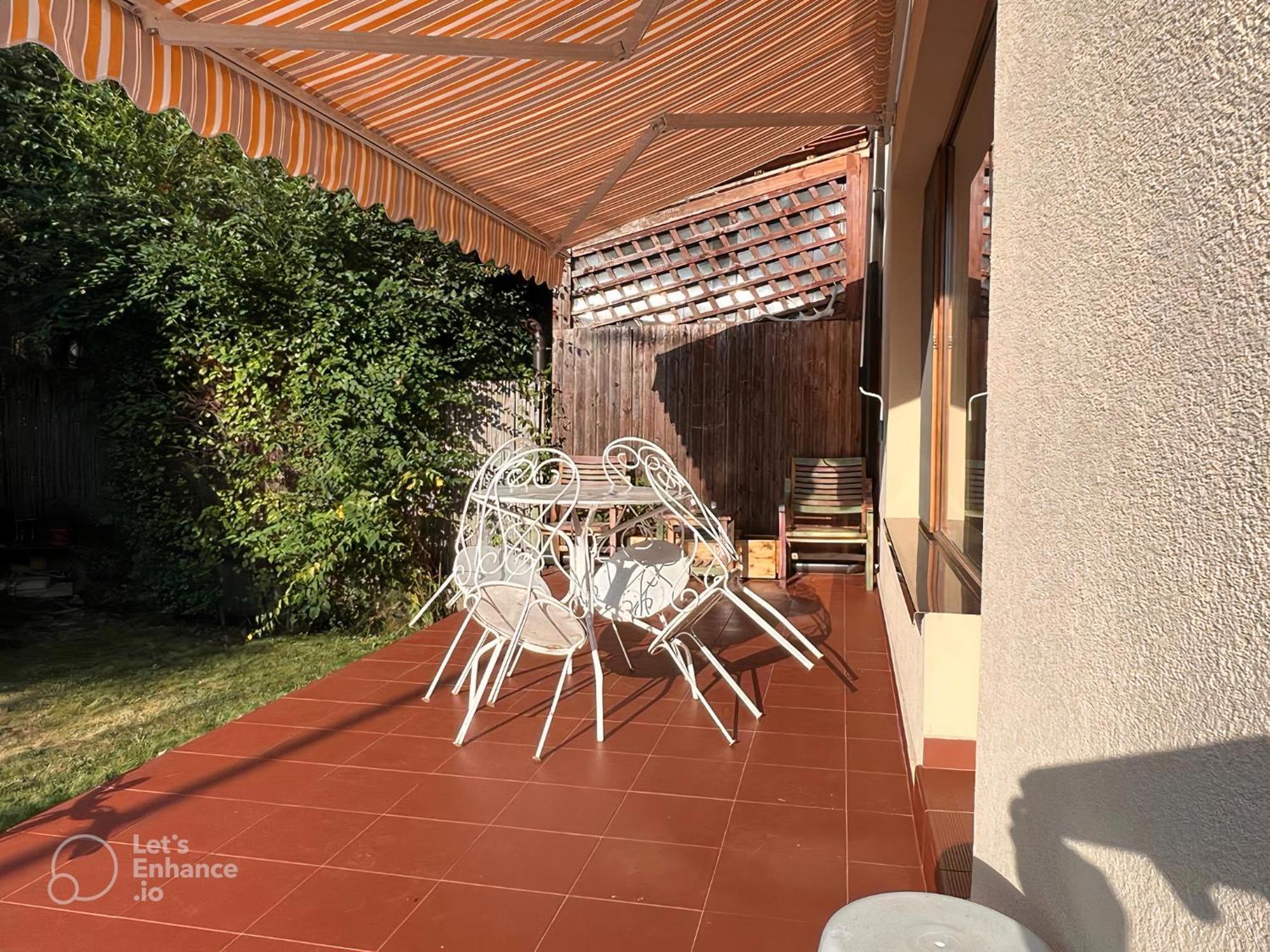 Villa Cu Mesteceni Campina